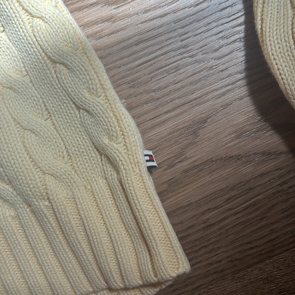 Tommy Hilfiger cream cable knit sweater - Picture 3 of 5